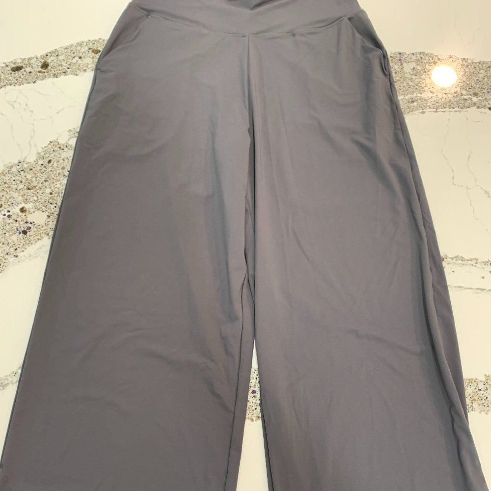 Dragon Fit Bootleg Yoga Capri Pant with Pockets